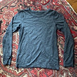 LULULEMON long sleeve crew